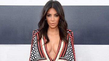 Ким Кардашьян заступилась за мигрантов, которым Дональд Трамп ограничил въезд в США