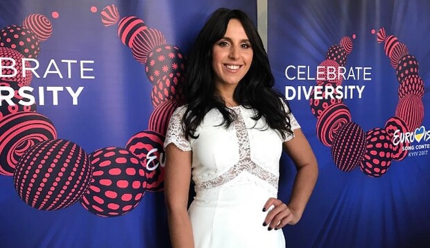 Родная кровь: Джамала впервые вышла в свет со старшей сестрой