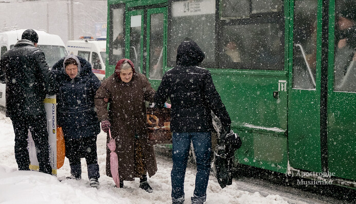 Сніговий апокаліпсис у Києві: фото паралізованого міста