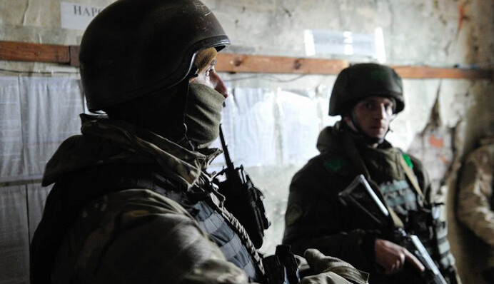 Почему снова всплыл вопрос о введении военного положения