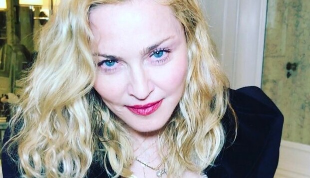 Это официально: Мадонна показала своих удочеренных близняшек