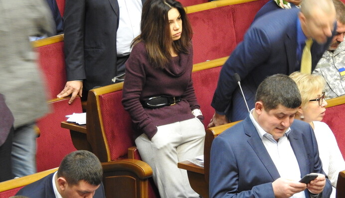 Сюмар выгуляла в Раду ботинки за 14 тысяч грн: опубликовано фото