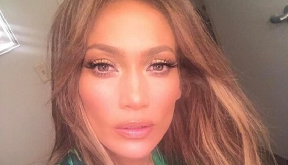 Боди и ничего лишнего: Дженнифер Лопес опубликовала сексуальные фото