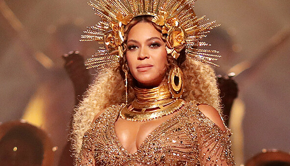 СМИ: Бейонсе намерена рожать двойню у себя дома