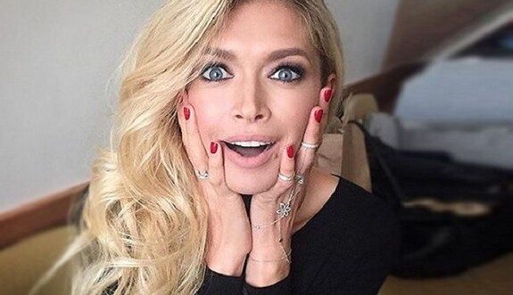 Вера Брежнева эффектно оголилась в постели: опубликованы фото