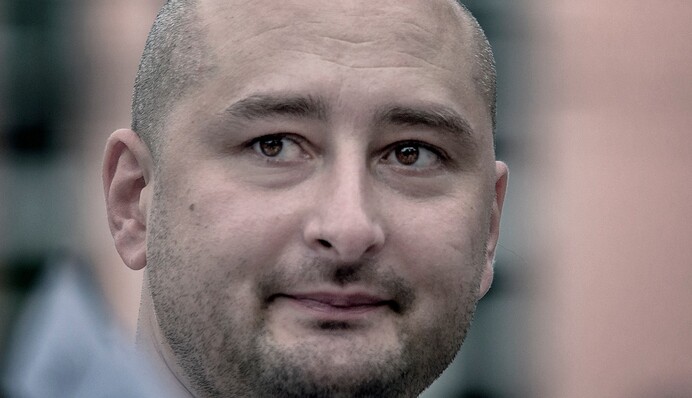 Журналист ​Аркадий Бабченко: Россияне аплодируют Путину, как когда-то немцы Гитлеру