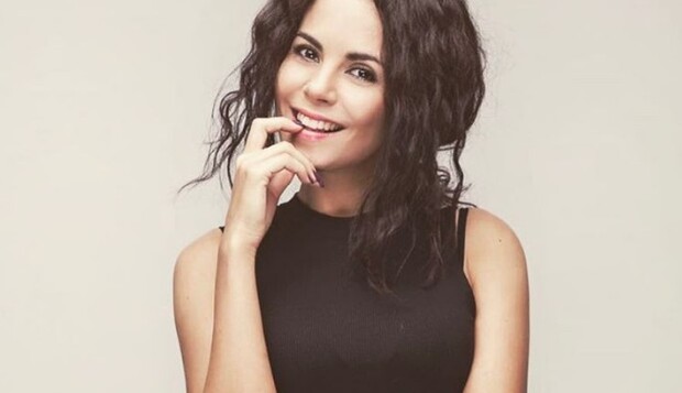 Настя Каменских поделилась с поклонниками рецептом диетических блинов: опубликовано видео