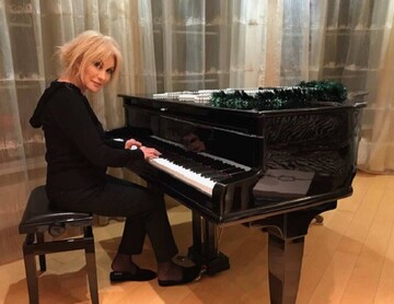 Летящей походкой: Таисия Повалий снимает в Киеве клип