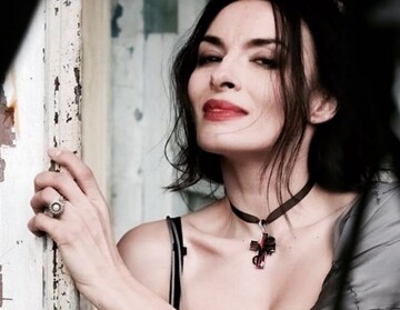 Совсем не изменилась: Надежда Мейхер поделилась с поклонниками раритетным фото