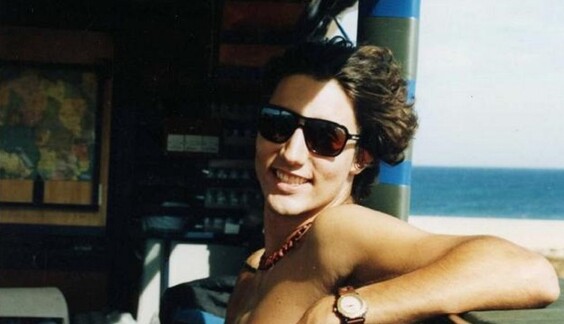 Премьер Канады Джастин Трюдо разбил сердца пользователей соцсетей своими молодыми фото