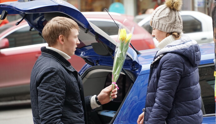 Как правильно поздравлять с 8 марта