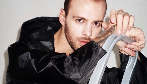 Макс Барских поздравил женщин с 8 Марта пикантным фото