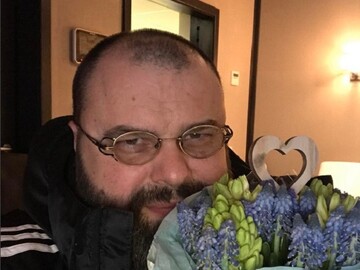 Главный поставщик хитов для российского шоу-бизнеса рассказал о проблемах со слухом