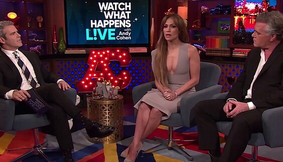 Вопросы о ролевых играх заставили Дженнифер Лопес покраснеть в эфире ток-шоу