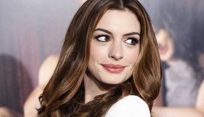 Голливудская актриса Энн Хэтэуэй впервые показала маленького сына: опубликовано фото