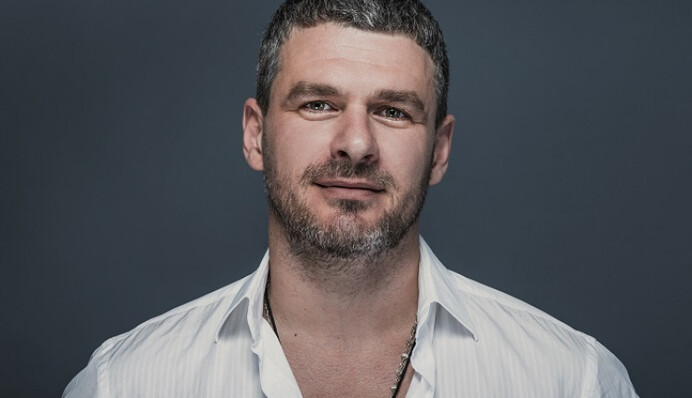 Арсен Мирзоян представил клип на украиноязычную версию 