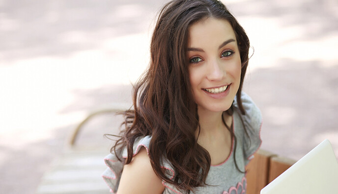 Любовь живет три года: известная российская певица рассталась с мужем