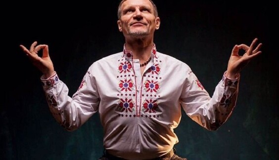 Олег Скрипка разработал дизайн куклы для Kenzo