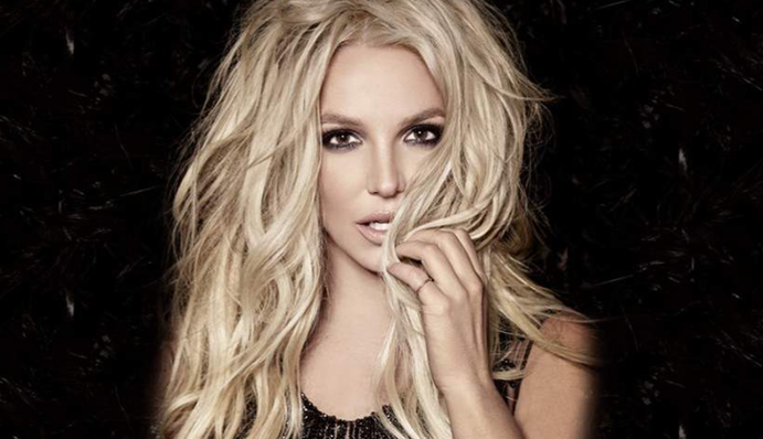 Бритни Спирс произвела фурор пикантным видео в бикини