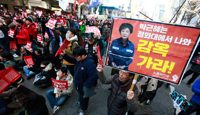 Пхеньян выигрывает всегда: почему Южная Корея вынуждена всем уступать