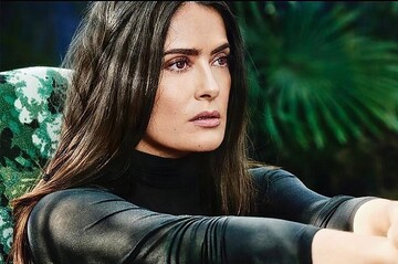 50-летняя Сальма Хайек призналась, что не верит в ботокс