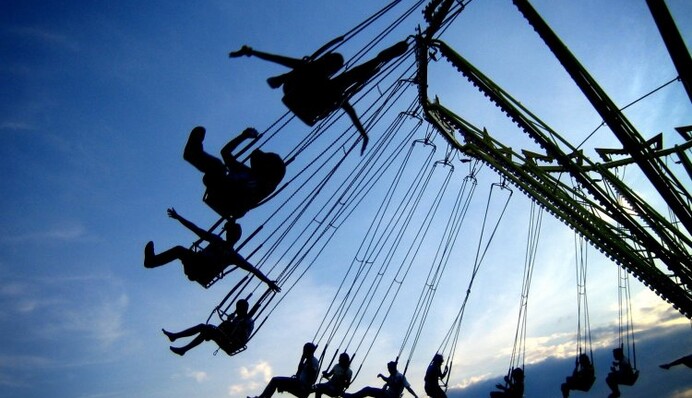 Аттракционы в Украине хотят превратить в русскую рулетку