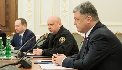 Война олигархов и сказки для народа: что стоит за запретом движения грузов в ОРДЛО