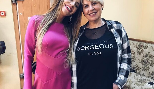 Солистка дуэта 