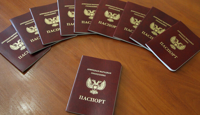 Навіщо Кремлю відмовлятися від визнання паспортів 