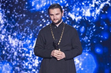 Священник на 