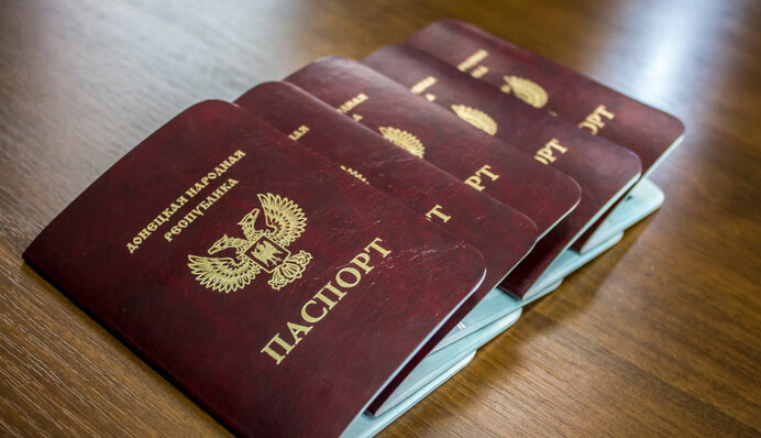 Игра с паспортами: чего добивается Кремль на Донбассе