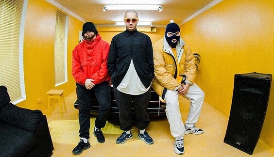 Рублевские жены выстроились в очередь, чтобы послушать 