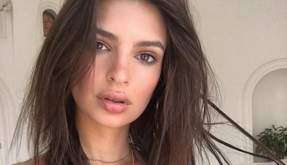 Давно не видели: Эмили Ратаковски выложила новые голые фото