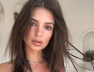 Давно не видели: Эмили Ратаковски выложила новые голые фото