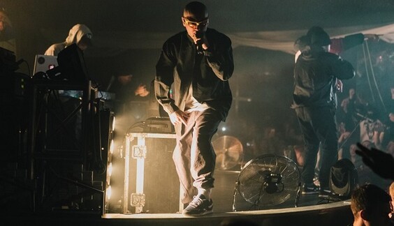 Я устал ее петь: россияне требуют удалить песню 