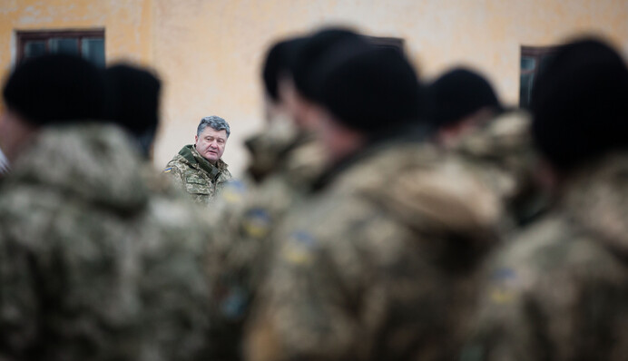 Проигрывает все: зачем Порошенко заговорил о новой угрозе из РФ