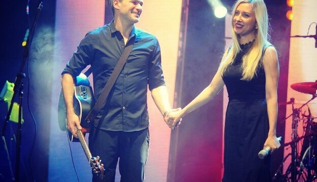 Без пафоса: Тоня Матвиенко и Арсен Мирзоян устроили скромную роспись