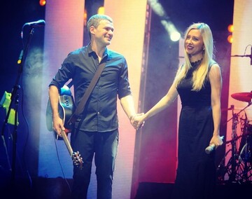 Без пафоса: Тоня Матвиенко и Арсен Мирзоян устроили скромную роспись