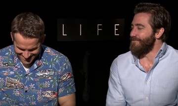 Райана Рейнольдса и Джейка Джилленхола охватил истерический смех во время интервью