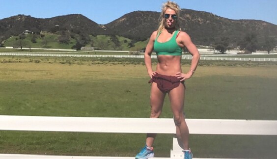 Верхом на бойфренде с косяком: к СМИ попало секс-видео Бритни Спирс