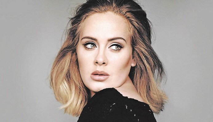 Адель почтила память погибших во время теракта в Лондоне: опубликовано видео