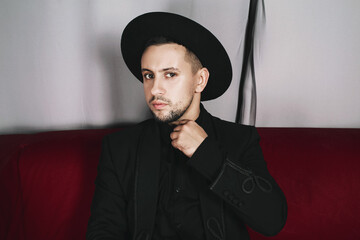 MONATIK заполнил головокружительную декларацию: опубликованы фото