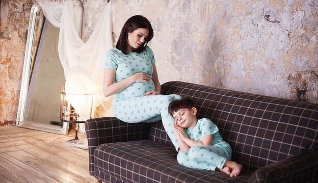 Беременная Анастасия Стоцкая снялась в трогательной фотосессии с сыном: опубликованы фото и видео