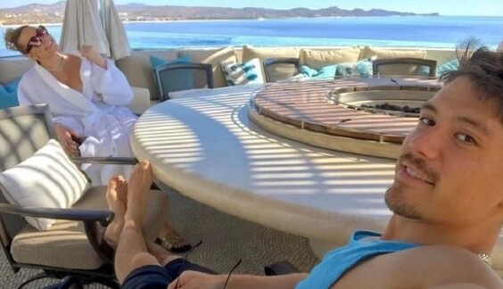 Идеальный день рождения Мэрайи Кэри: море и молодой бойфренд