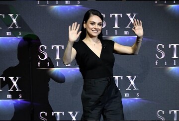 Мила Кунис впервые посетила светское мероприятие после рождения сына: опубликованы фото