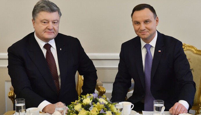 Обстріл генконсульства у Луцьку: що загрожує відносинам України і Польщі