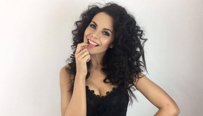 Настя Каменских сильно травмировала руку: опубликовано видео