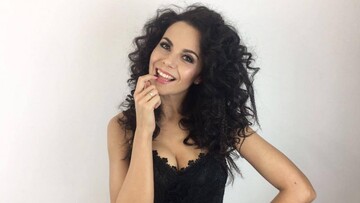 Настя Каменских сильно травмировала руку: опубликовано видео