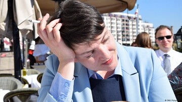 Надежда Савченко покрасовалась на каблуках в пятизвездочном отеле Берлина