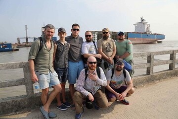 Арсен Мирзоян свозил подросшего сына на кладбище кораблей